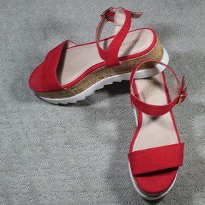 Steve Madden "Sabrina" Size 7.5M Red Suede Platform Sandals